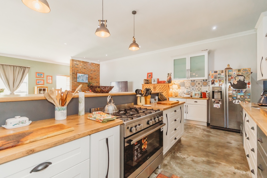 5 Bedroom Property for Sale in Heather Park Western Cape